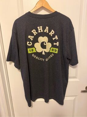 Carhartt Men’s Gray XL graphic tee. Shamrock